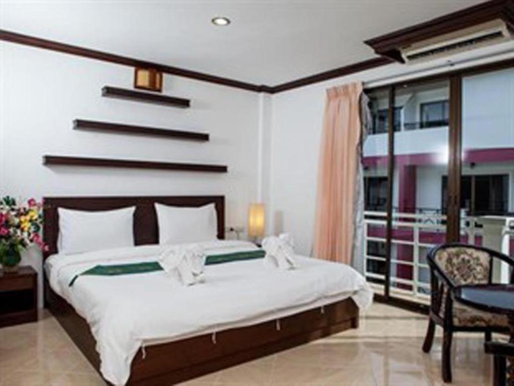 Triple Rund Place Hotel Patong Kültér fotó