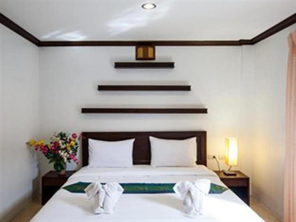 Triple Rund Place Hotel Patong Kültér fotó
