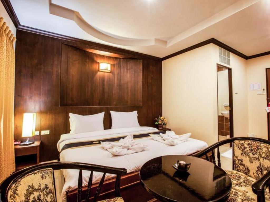 Triple Rund Place Hotel Patong Kültér fotó