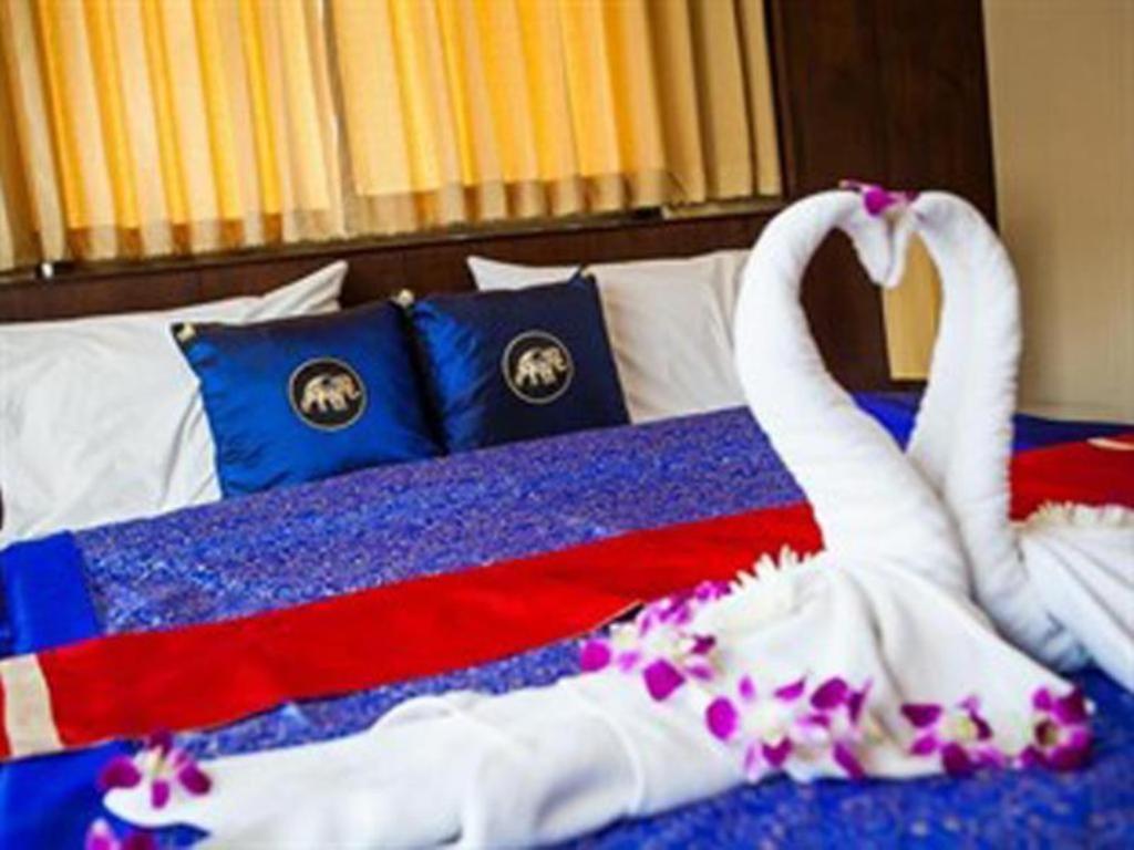 Triple Rund Place Hotel Patong Kültér fotó