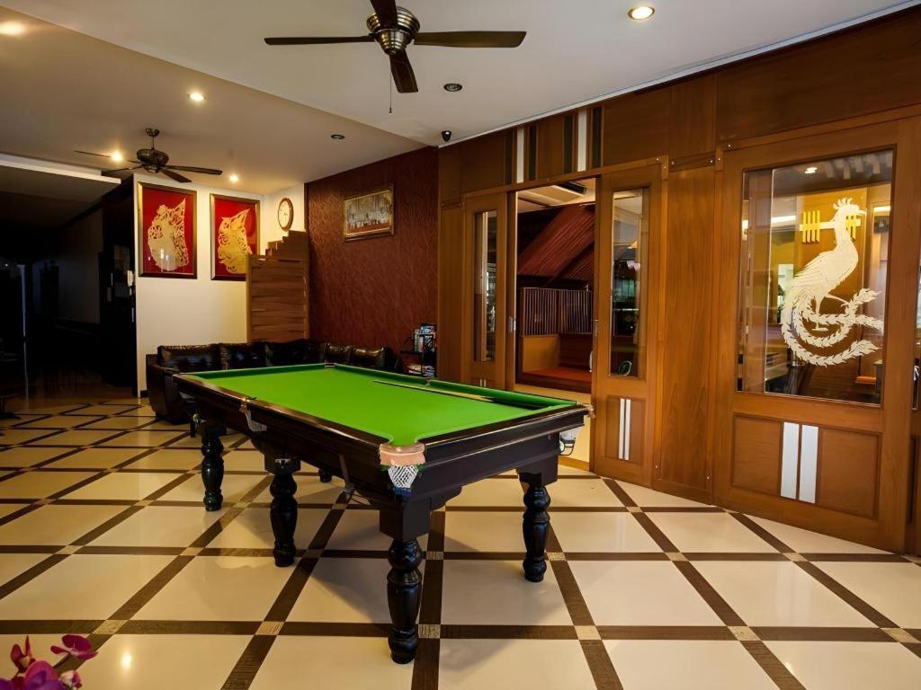 Triple Rund Place Hotel Patong Kültér fotó