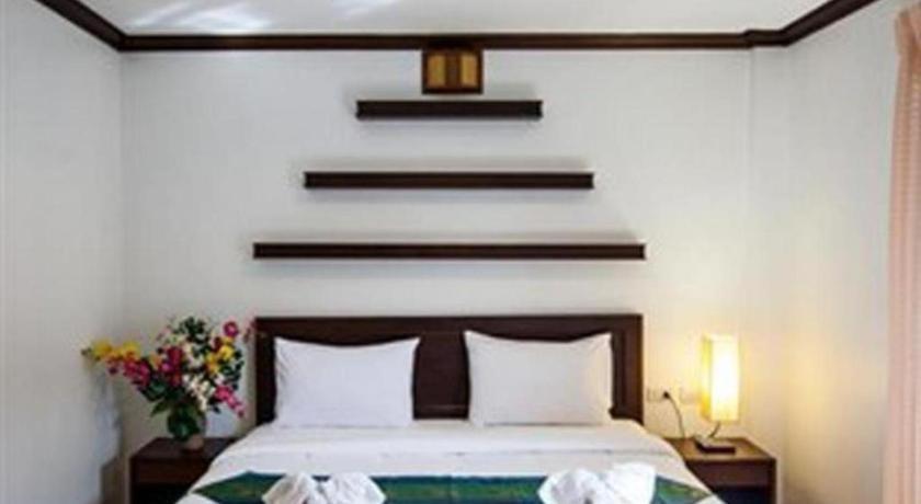 Triple Rund Place Hotel Patong Kültér fotó